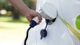 Ricaricare le auto elettriche: come fare