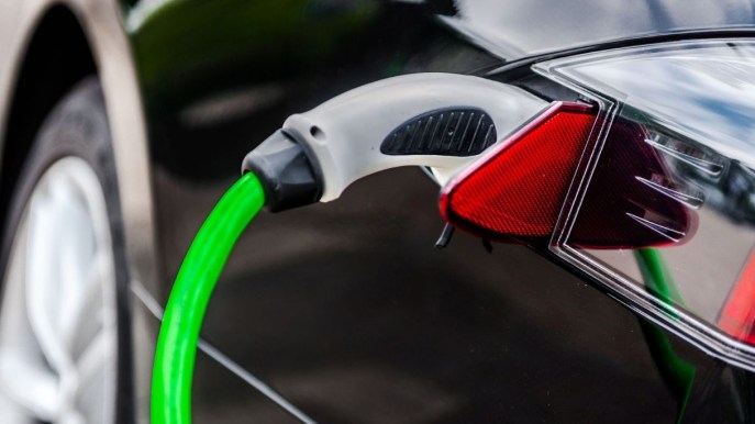 Batterie allo stato solido: il futuro delle auto elettriche senza litio