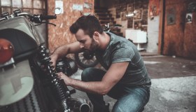 Come e ogni quanto fare il tagliando della moto
