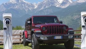 Nuova Jeep Wrangler 4Xe: potente, efficiente e sostenibile