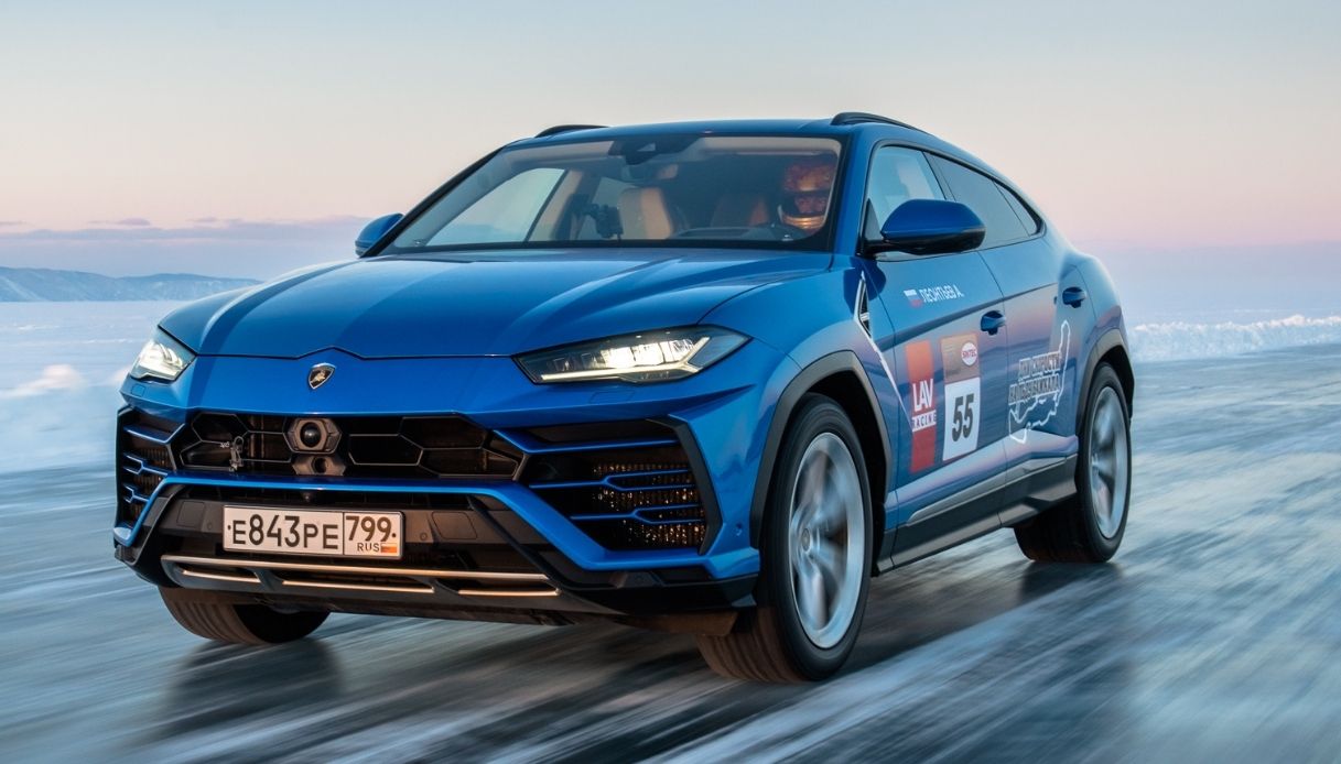 Record Lamborghini Urus sul ghiaccio