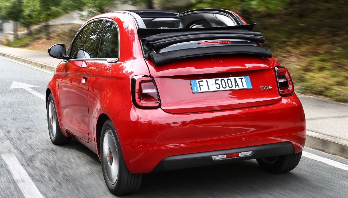 Stellantis presenta nuova Fiat 500(RED)