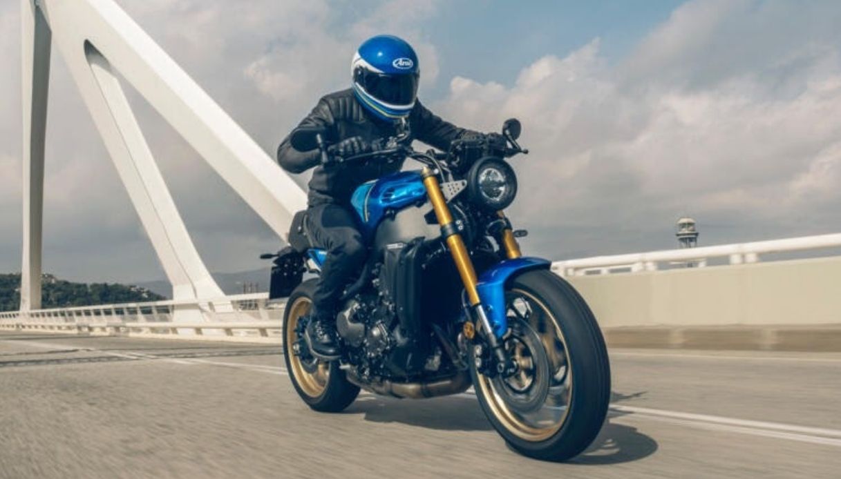 Yamaha presenta la nuova XSR900 in stile retrò