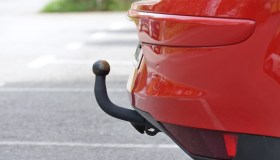 Cosa dice la normativa sul gancio traino dell’auto