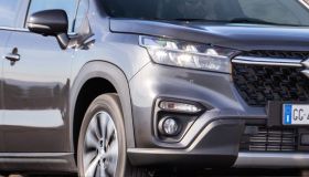 Nuova Suzuki S-Cross Hybrid è pronta al suo debutto: il prezzo