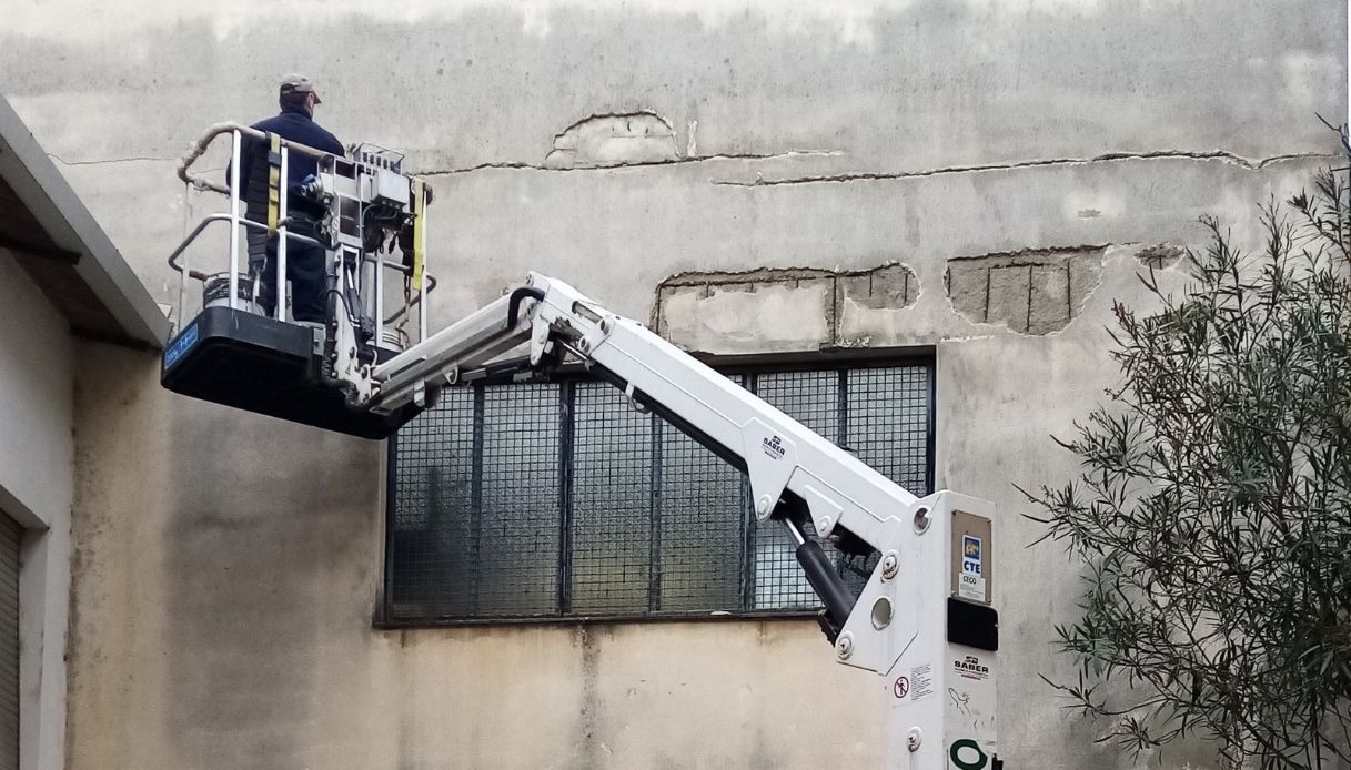 Murales Moto Guzzi - inizio dei lavori