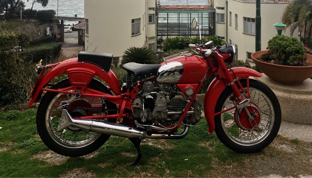 Moto Guzzi Falcone al Gaslini di Genova