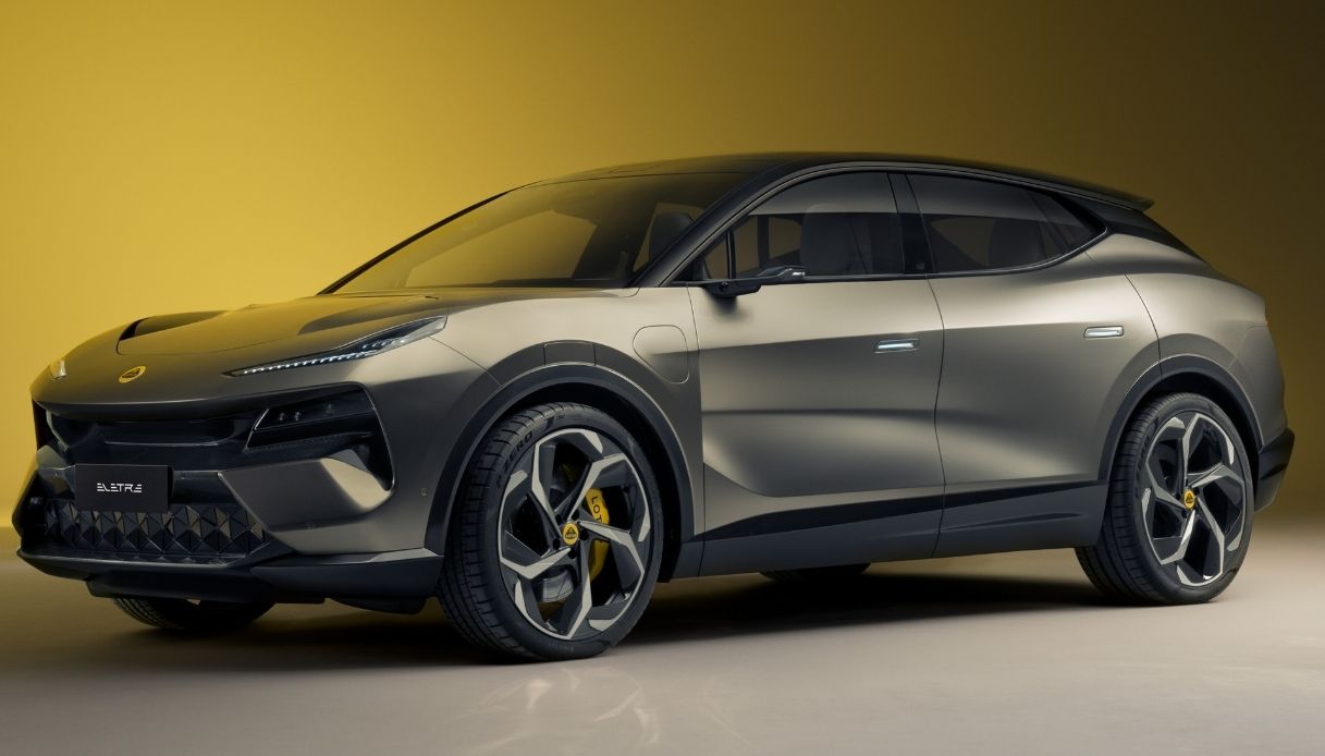 Il nuovo SUV elettrico Lotus Eletre