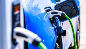 Storico sorpasso, l’elettrico è a un passo dal superare il diesel