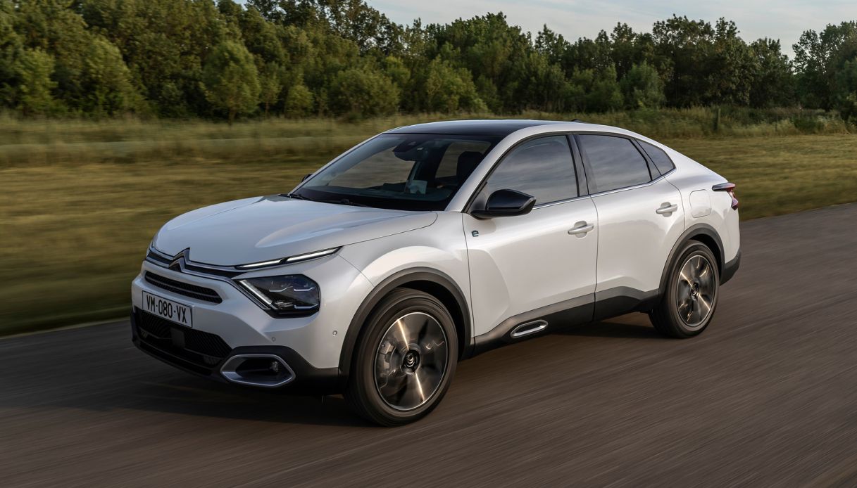 C4 X, il SUV scultoreo