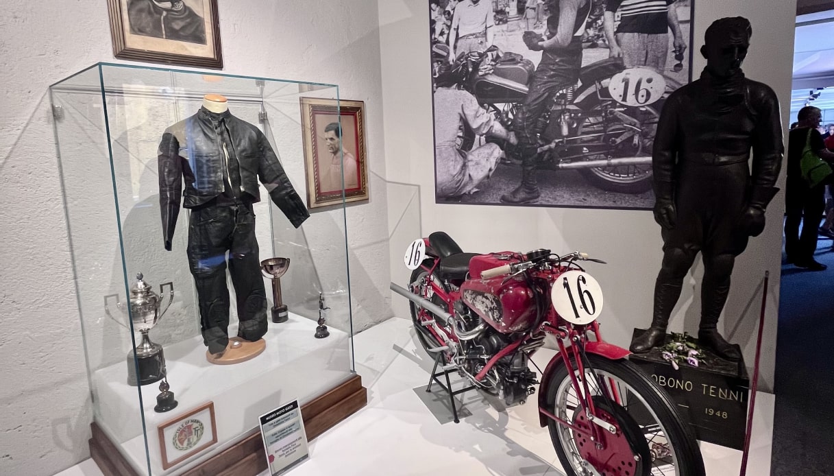 Omobono Tenni al Museo Moto Guzzi