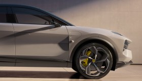 Lotus svela Eletre, l’hyper SUV inedito