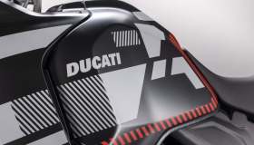 Ducati Desert X con livrea speciale Audi