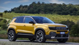 Jeep Avenger, prestigioso premio: miglior SUV per famiglie