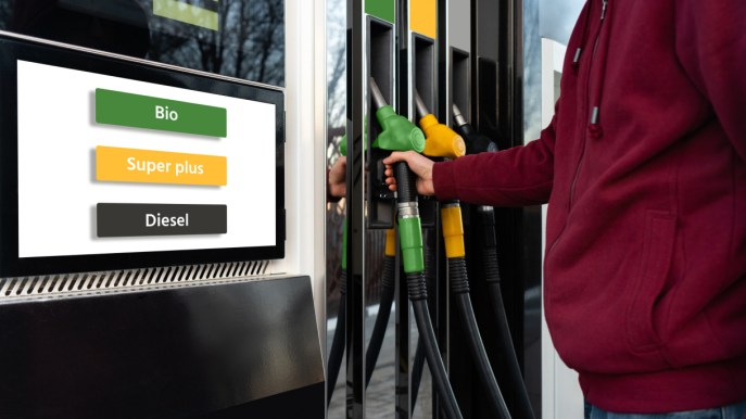 Il biodiesel Eni che può salvare i motori termici