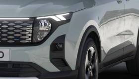 Ford presenta il nuovo E-Tourneo Courier