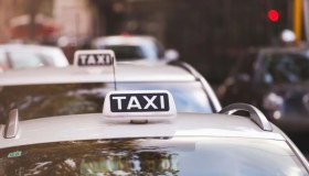 Quanto costa la licenza da tassista: prezzo esagerato