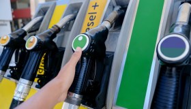 Prezzi benzina: perché aumentano ancora