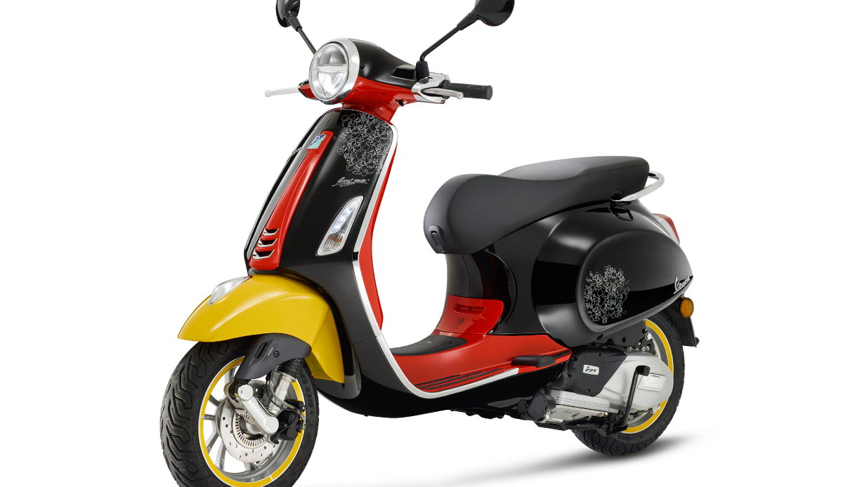 I colori della Vespa Disney Mickey Mouse Edition ricordano Topolino