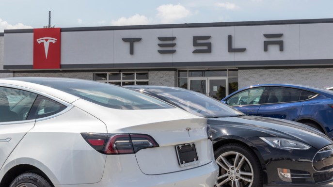 Tesla rallenta le vendite: il motivo