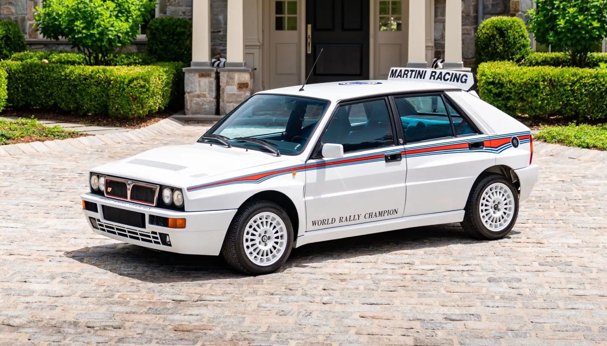 Lancia Delta HF Integrale "Martini 6"