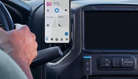 Porta Alexa in Auto: il nuovo Amazon Echo Auto a metà prezzo