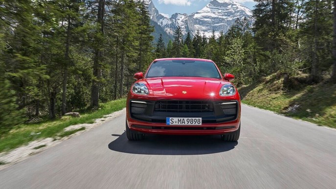 Porsche Macan 2024: prime conferme sull’elettrica