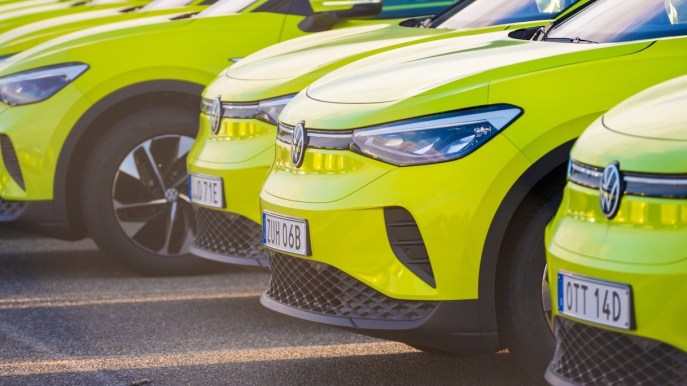Il colosso del noleggio abbandona le auto elettriche