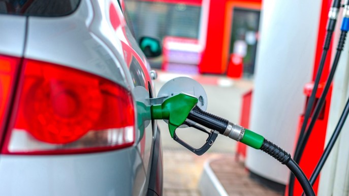 Crisi Mar Rosso: inevitabili effetti sui prezzi di benzina e diesel
