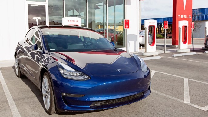 Tesla taglia i prezzi: ecco quanto costano adesso