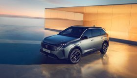 Il SUV Peugeot E-5008 riscrive le regole dell’eleganza
