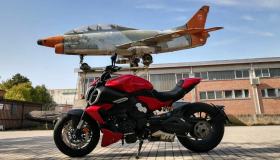 Ducati Diavel V4 Granturismo, il cruiser sportivo e da viaggio: la prova su strada