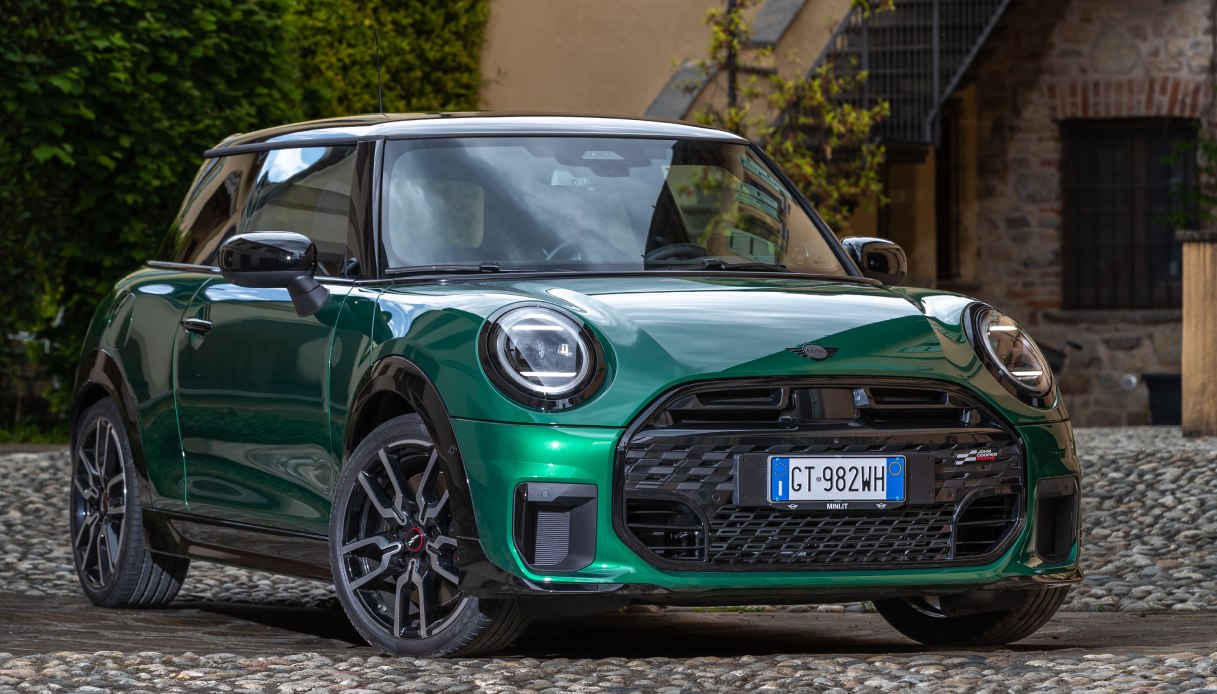 Quattro allestimenti per la nuova MINI Cooper