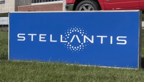 Stellantis apre alle auto cinesi: cosa sta succedendo