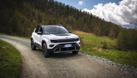 Jeep Avenger 4xe, presentato il SUV a trazione integrale elettrica