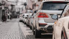 Nuova tassa sulla sosta delle auto pesanti, scatta la polemica