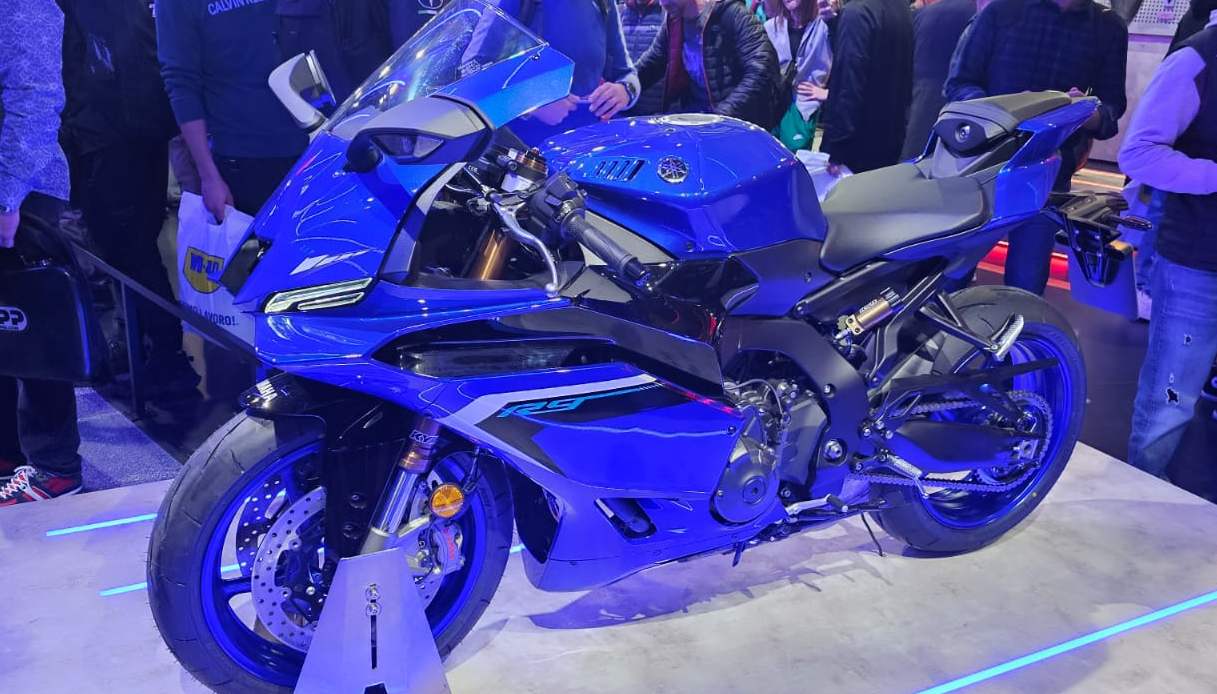 YAMAHAR9