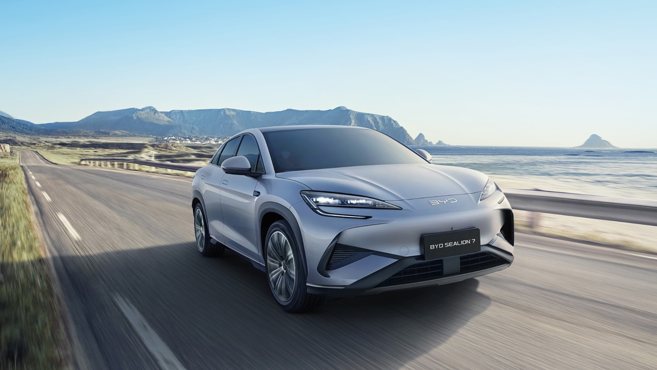 Tra i modelli più recenti di BYD il Sealion 7 è tra i più performanti