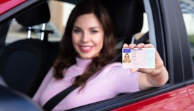 Guida accompagnata a 17 anni, regole, limiti e consigli per esercitarsi