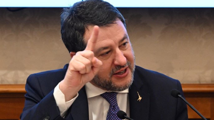 Rinvio multe Ue ai costruttori auto, per Salvini “andrebbero azzerate”