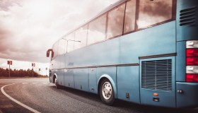 La Polizia Stradale salva una gita scolastica, l’autista del bus era positivo all’alcoltest