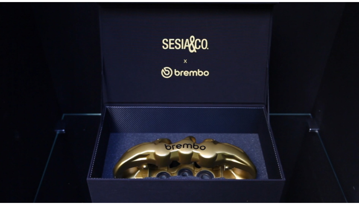 La BM6 oro, celebrativa dei 50 anni del brand