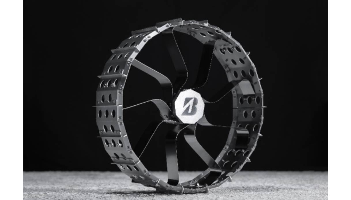 Bridgestone lavora a uno pneumatico inedito, con una struttura metallica