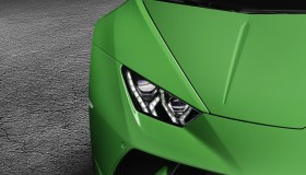 Compra una Lamborghini per noleggiarla, gliela rubano subito: la ritrova, sembra un film
