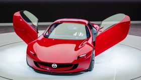 Mazda avrà una nuova succosa sportiva: l’erede della RX-8