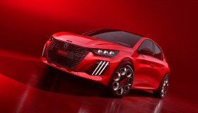 A Le Mans Peugeot toglie i veli alla E-208 GTi: prestazioni top per il segmento